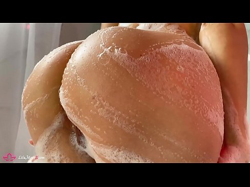 ❤️ Brunette onanerar fittan med vibrator till intensiv orgasm i duschen ️ Porno at us sv.hentai-for.ru ❌❤